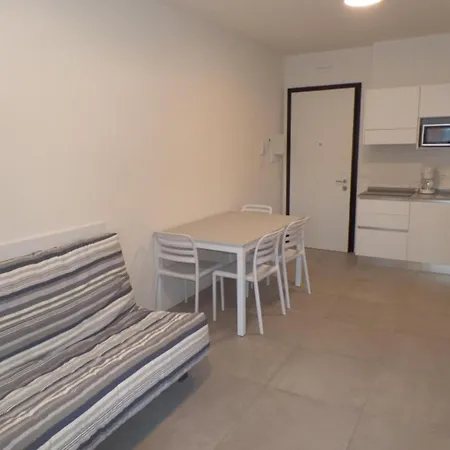 Apartment Style With Whirpool