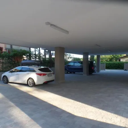 Style With Whirpool Apartment *